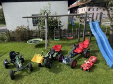 Garten mit Spielturm